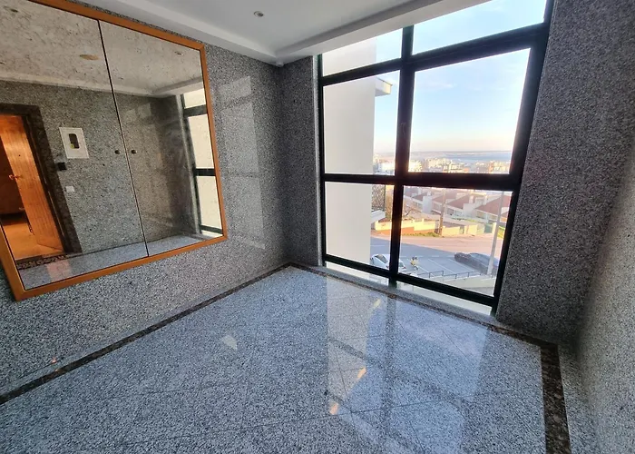 Quinta Rosas - And Mountain Buarcos